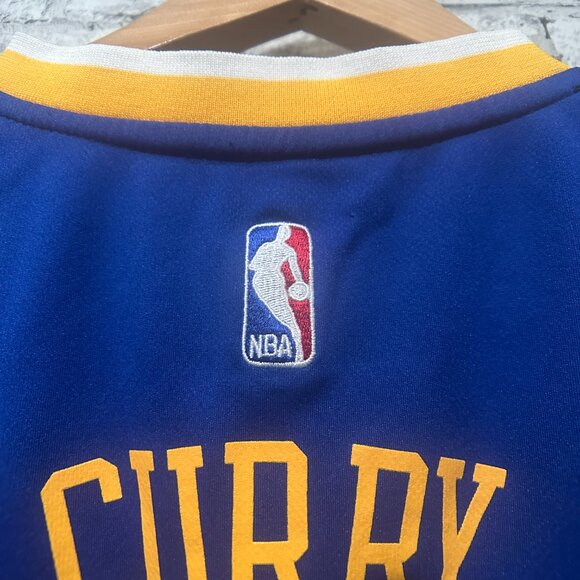 EUC Adidas NBA Golden State Warriors Stephen Curry #30 Jersey Youth XL (18/20) - Picture 11 of 15